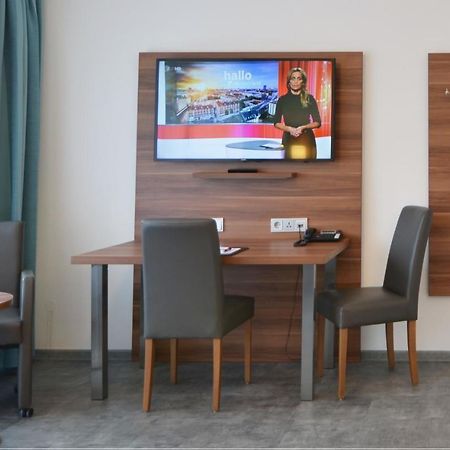 Neu Heidelberg - Guesthouse & Apartments Ngoại thất bức ảnh