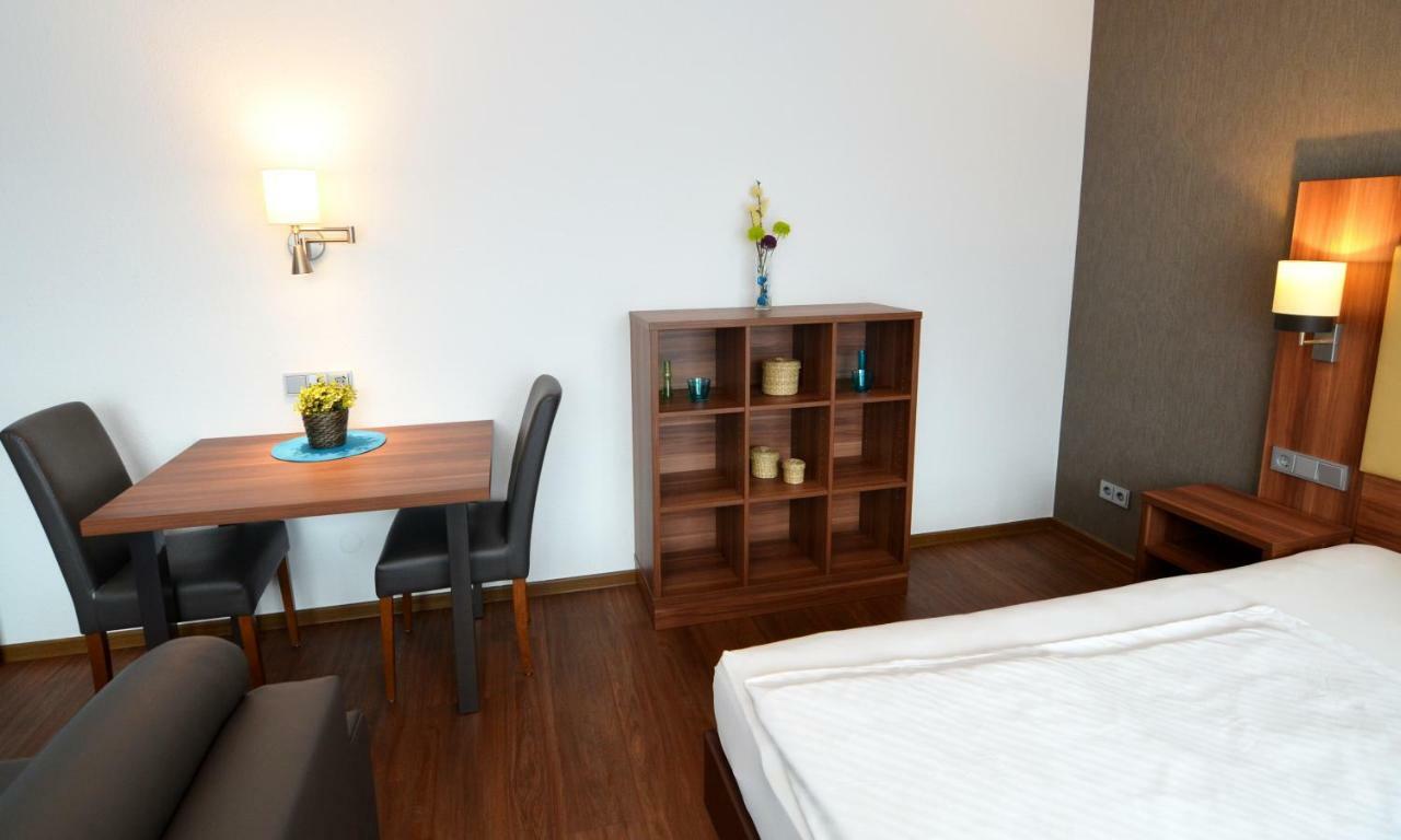 Neu Heidelberg - Guesthouse & Apartments Ngoại thất bức ảnh